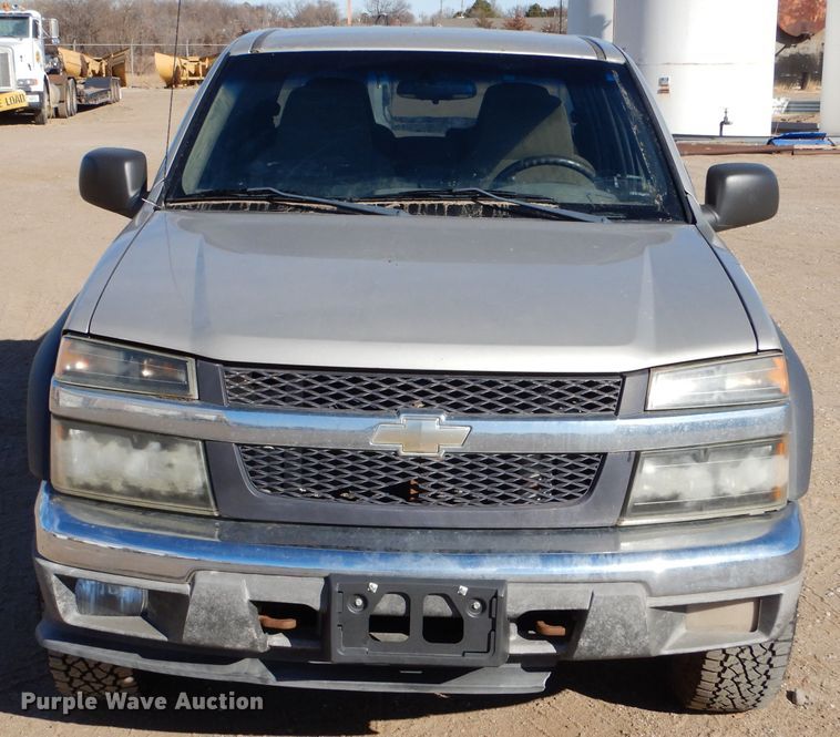 image for item IE9624 2005 Chevrolet Colorado LS  Crew Cab pickup truck