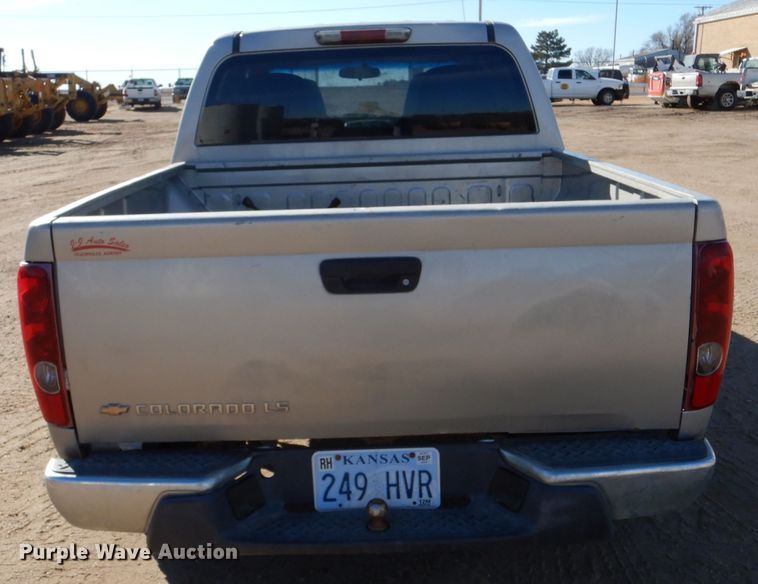 image for item IE9624 2005 Chevrolet Colorado LS  Crew Cab pickup truck