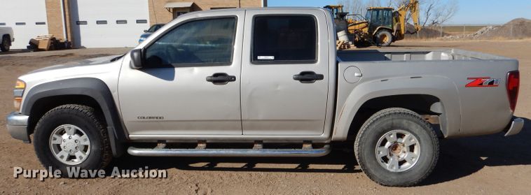 image for item IE9624 2005 Chevrolet Colorado LS  Crew Cab pickup truck