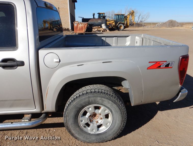 image for item IE9624 2005 Chevrolet Colorado LS  Crew Cab pickup truck