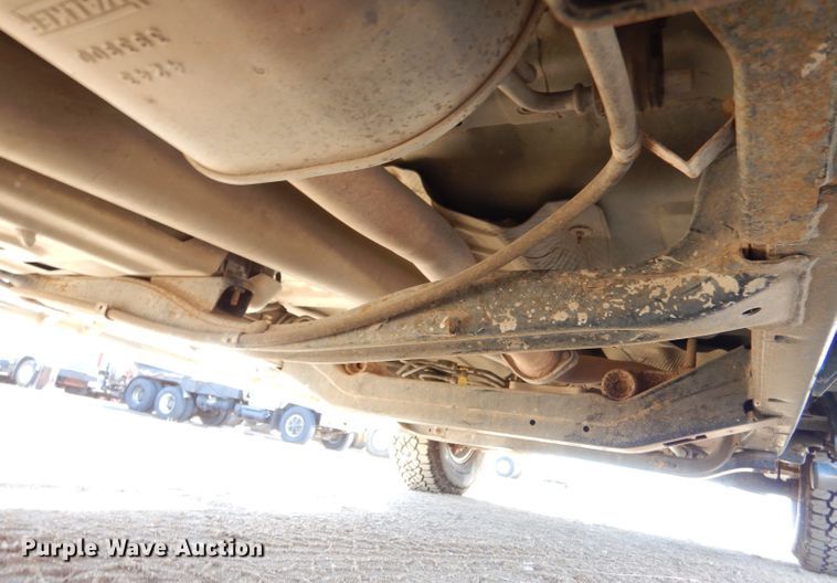 image for item IE9624 2005 Chevrolet Colorado LS  Crew Cab pickup truck