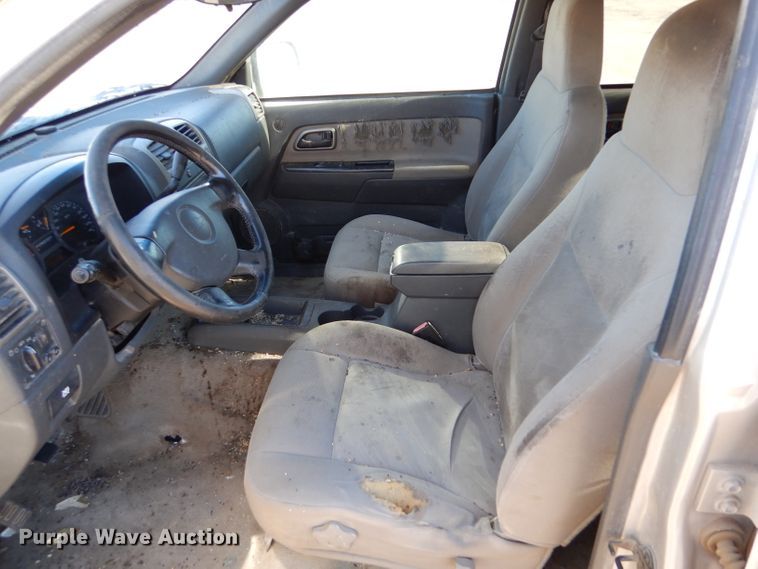 image for item IE9624 2005 Chevrolet Colorado LS  Crew Cab pickup truck