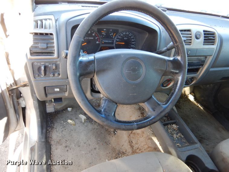 image for item IE9624 2005 Chevrolet Colorado LS  Crew Cab pickup truck