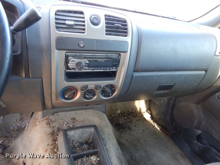 image for item IE9624 2005 Chevrolet Colorado LS  Crew Cab pickup truck