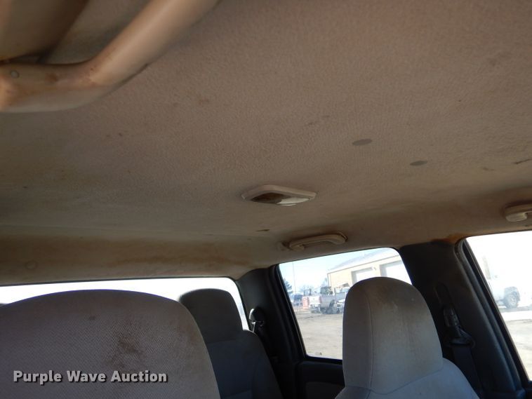 image for item IE9624 2005 Chevrolet Colorado LS  Crew Cab pickup truck