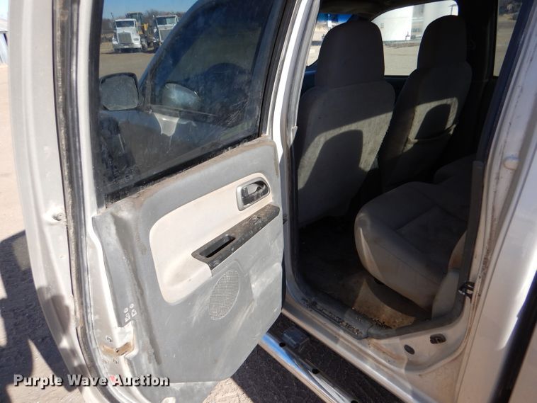 image for item IE9624 2005 Chevrolet Colorado LS  Crew Cab pickup truck