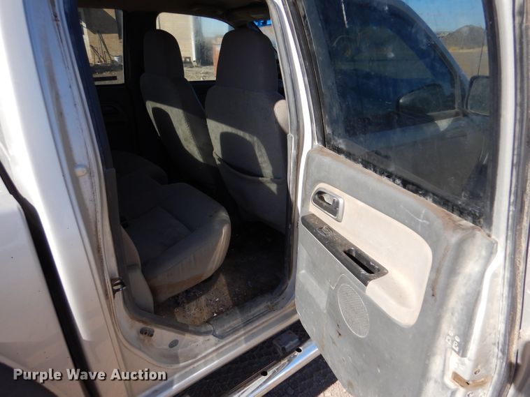 image for item IE9624 2005 Chevrolet Colorado LS  Crew Cab pickup truck