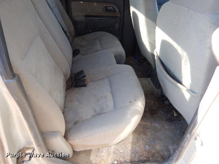 image for item IE9624 2005 Chevrolet Colorado LS  Crew Cab pickup truck