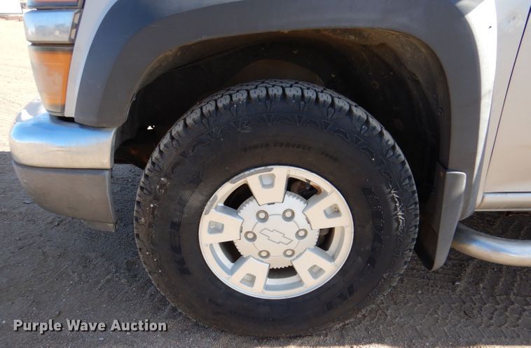 image for item IE9624 2005 Chevrolet Colorado LS  Crew Cab pickup truck