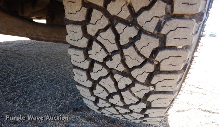 image for item IE9624 2005 Chevrolet Colorado LS  Crew Cab pickup truck