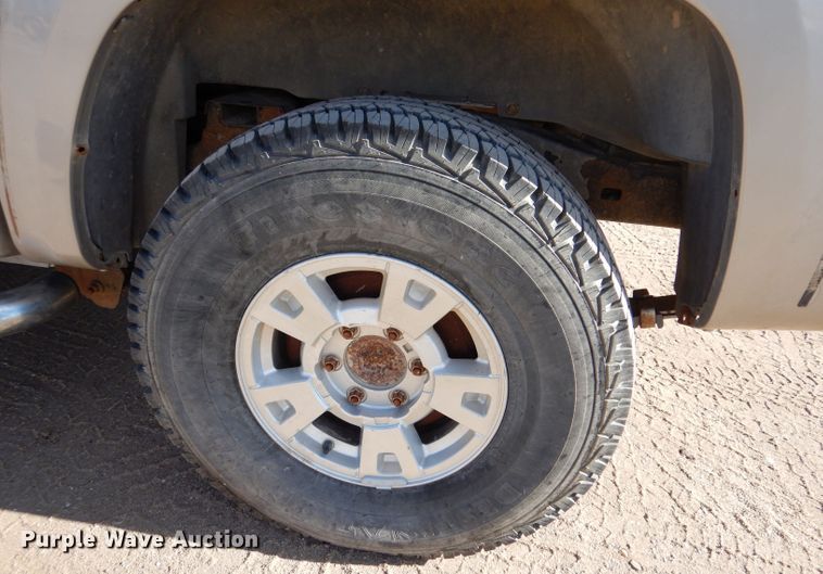 image for item IE9624 2005 Chevrolet Colorado LS  Crew Cab pickup truck