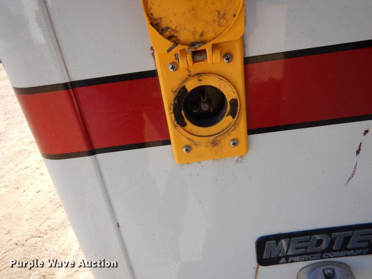 image for item IE9627 2002 Ford E450 Super Duty  ambulance