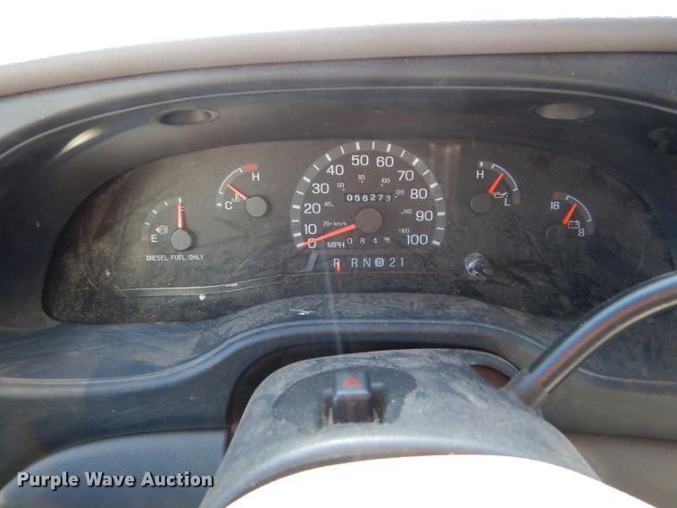 image for item IE9627 2002 Ford E450 Super Duty  ambulance