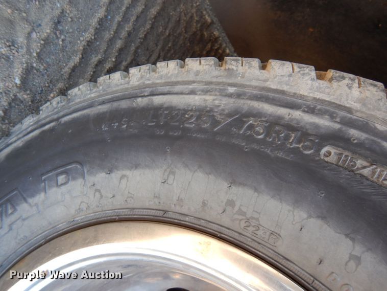 image for item IE9627 2002 Ford E450 Super Duty  ambulance