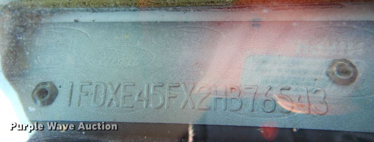 image for item IE9627 2002 Ford E450 Super Duty  ambulance