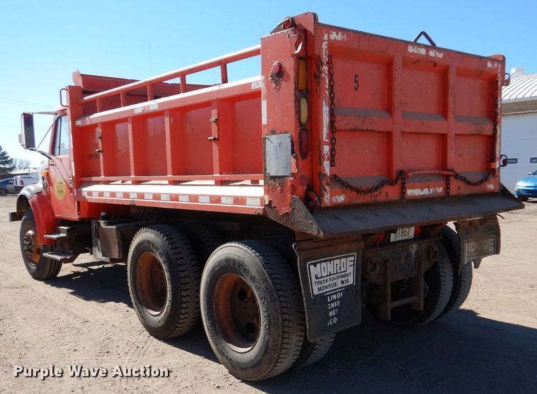 image for item IE9628 1999 International 4900  dump truck
