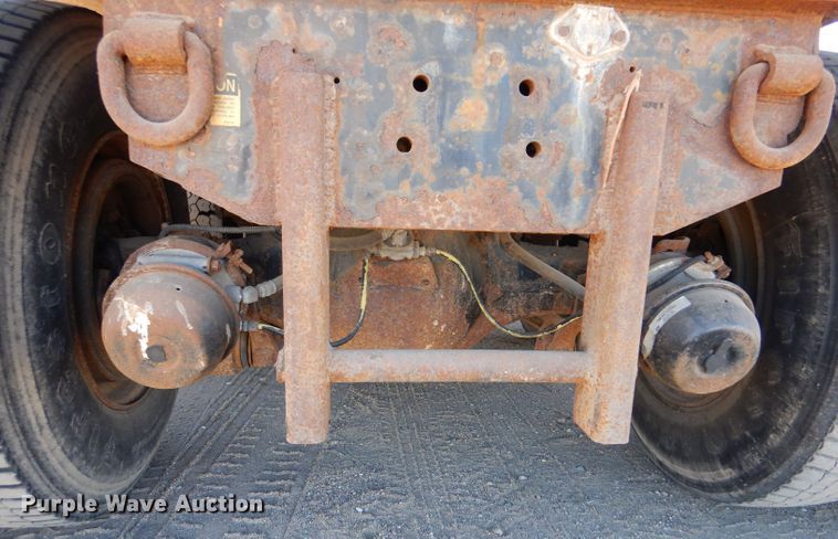 image for item IE9628 1999 International 4900  dump truck