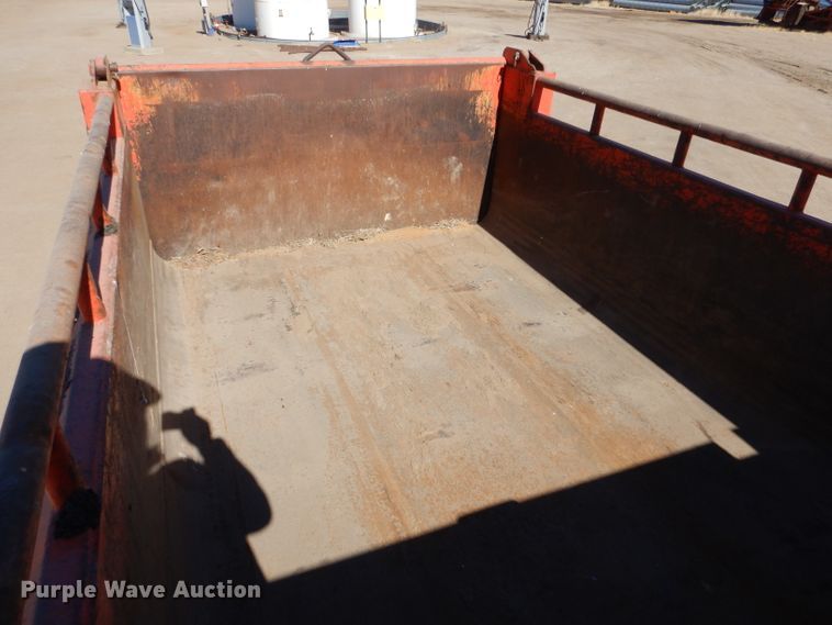 image for item IE9628 1999 International 4900  dump truck