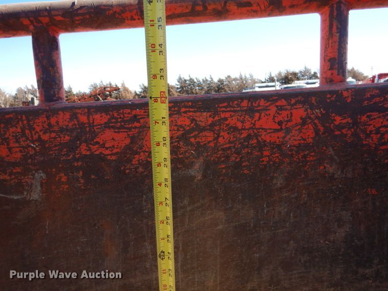 image for item IE9628 1999 International 4900  dump truck