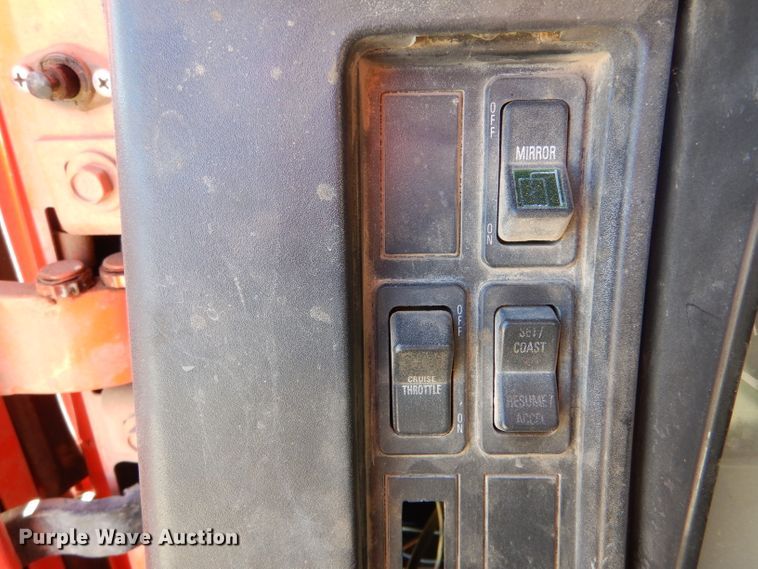 image for item IE9628 1999 International 4900  dump truck