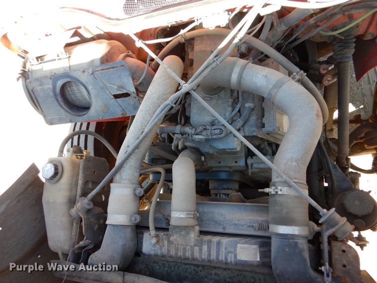 image for item IE9628 1999 International 4900  dump truck