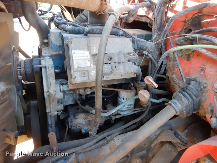 image for item IE9628 1999 International 4900  dump truck