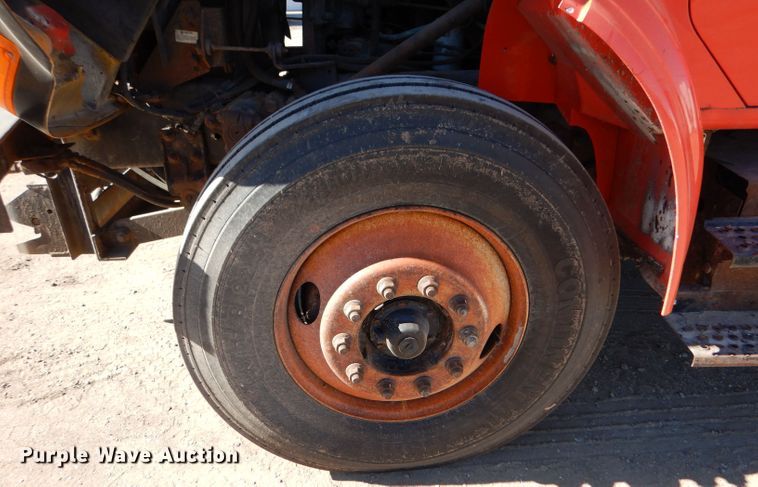 image for item IE9628 1999 International 4900  dump truck