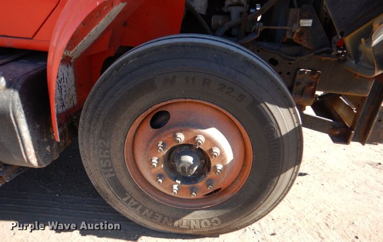 image for item IE9628 1999 International 4900  dump truck