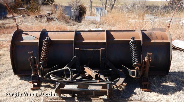 image for item IE9628 1999 International 4900  dump truck