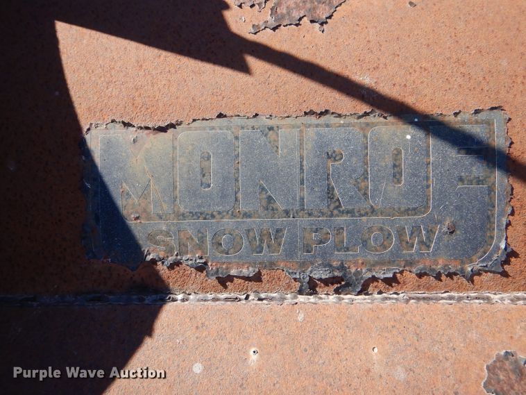 image for item IE9628 1999 International 4900  dump truck