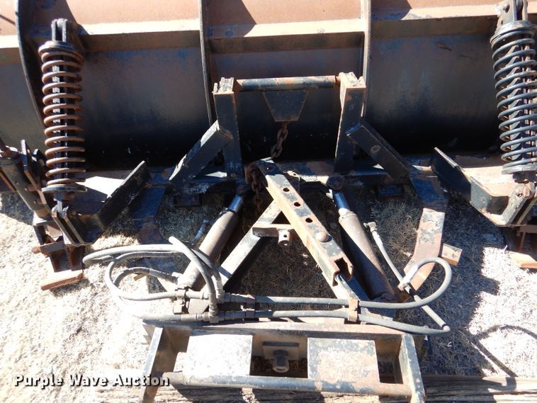 image for item IE9628 1999 International 4900  dump truck