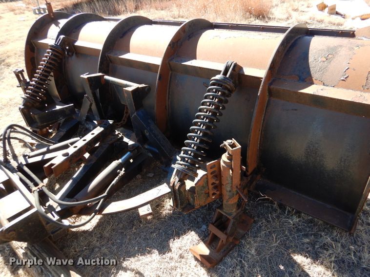 image for item IE9628 1999 International 4900  dump truck