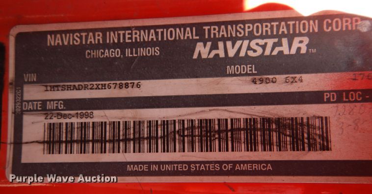 image for item IE9628 1999 International 4900  dump truck