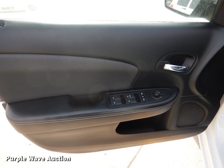 image for item IE9645 2011 Dodge Avenger