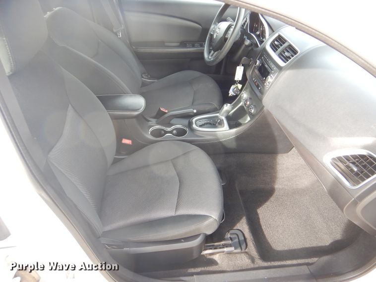 image for item IE9645 2011 Dodge Avenger