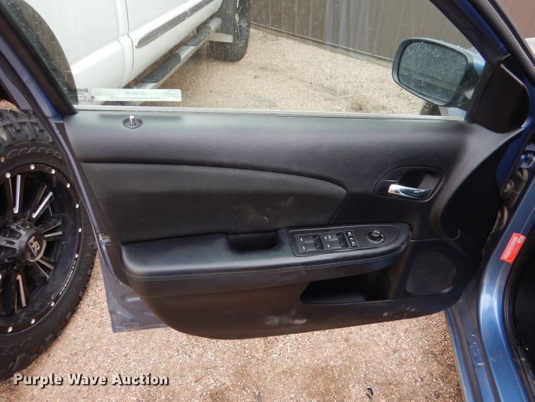 image for item IE9646 2011 Chrysler 200