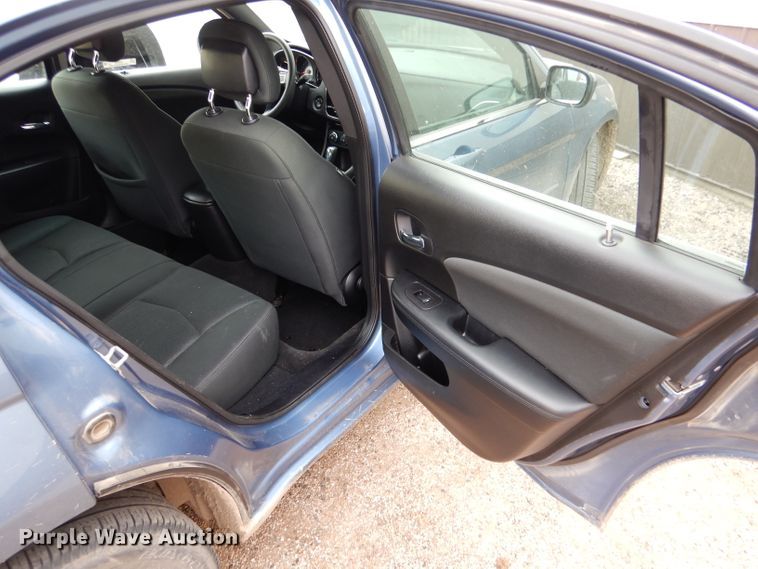 image for item IE9646 2011 Chrysler 200