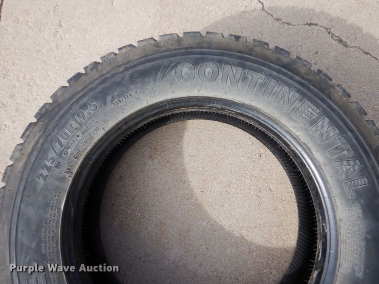 image for item IE9648 (6) Continental HDR 255/70R19.5 tires