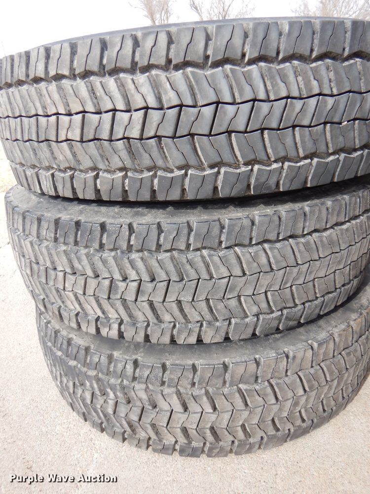 image for item IE9648 (6) Continental HDR 255/70R19.5 tires