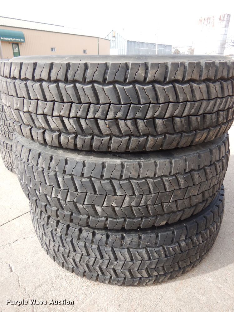 image for item IE9648 (6) Continental HDR 255/70R19.5 tires