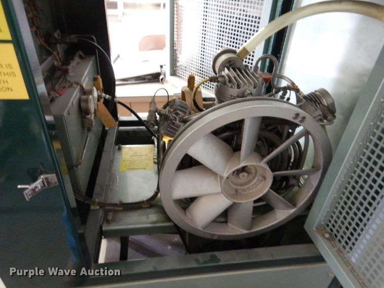 image for item IE9649 1991 Allied Air Products A73BRV90  air compressor