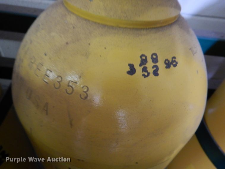 image for item IE9649 1991 Allied Air Products A73BRV90  air compressor