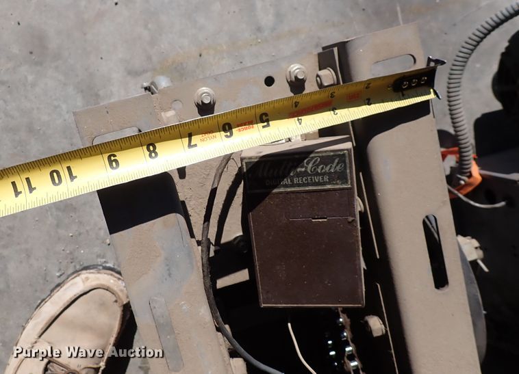 image for item IH9501 (6) garage door tracks