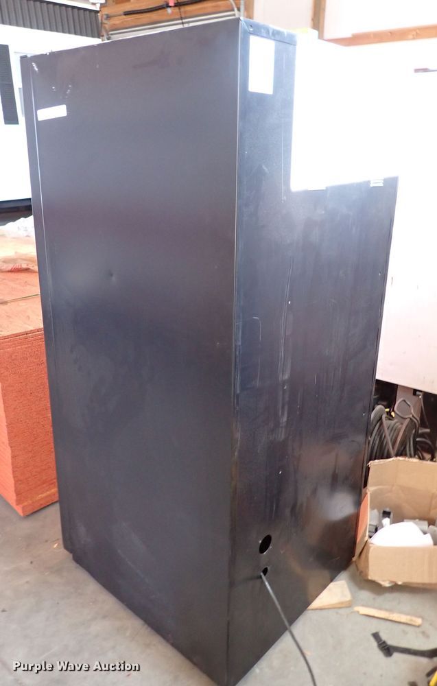 image for item IH9502 FSI 3085  vending machine
