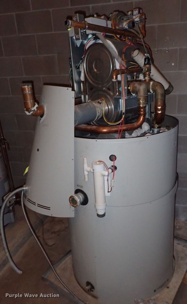 Lochinvar SNA285125 hot water heater in Newton, KS Item IH9505 for