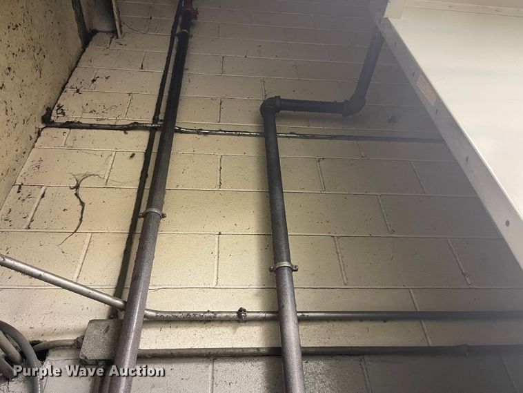 image for item IJ9669 Paint booth