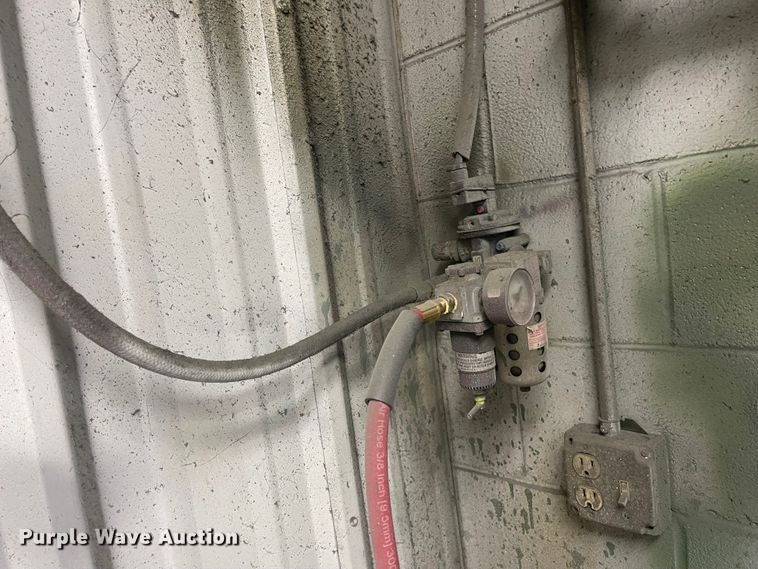 image for item IJ9669 Paint booth