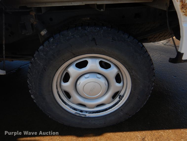 image for item IM9617 2013 Ford F150 XL  pickup truck