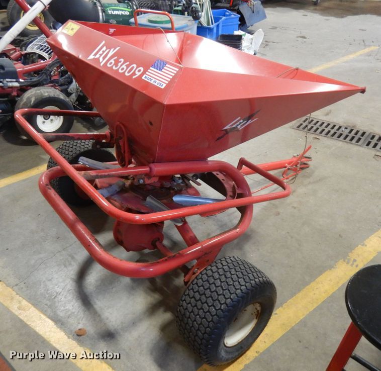 image for item IO9692 Lely W  spreader