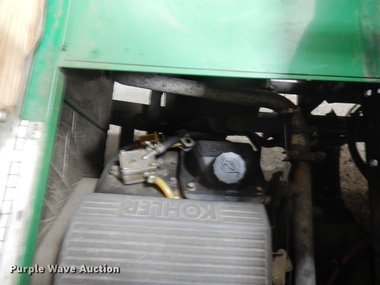 image for item IO9693 1996 Cushman Turf Truckster  utility vehicle